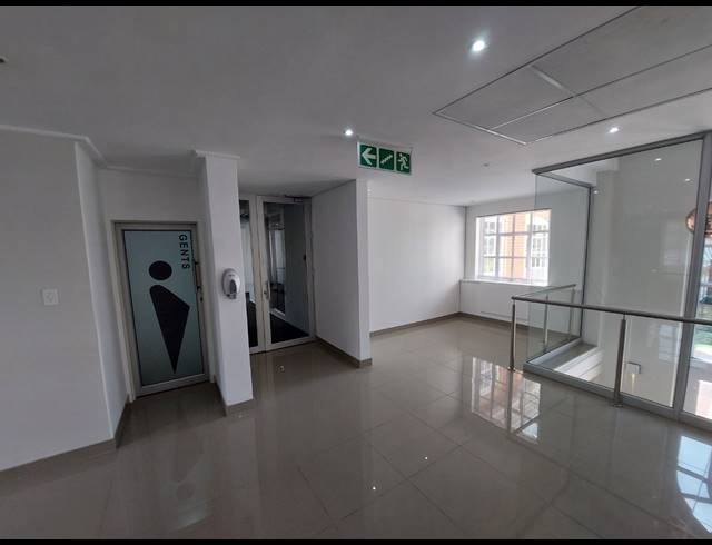 386M² OFFICE TO LET IN BRYANSTON